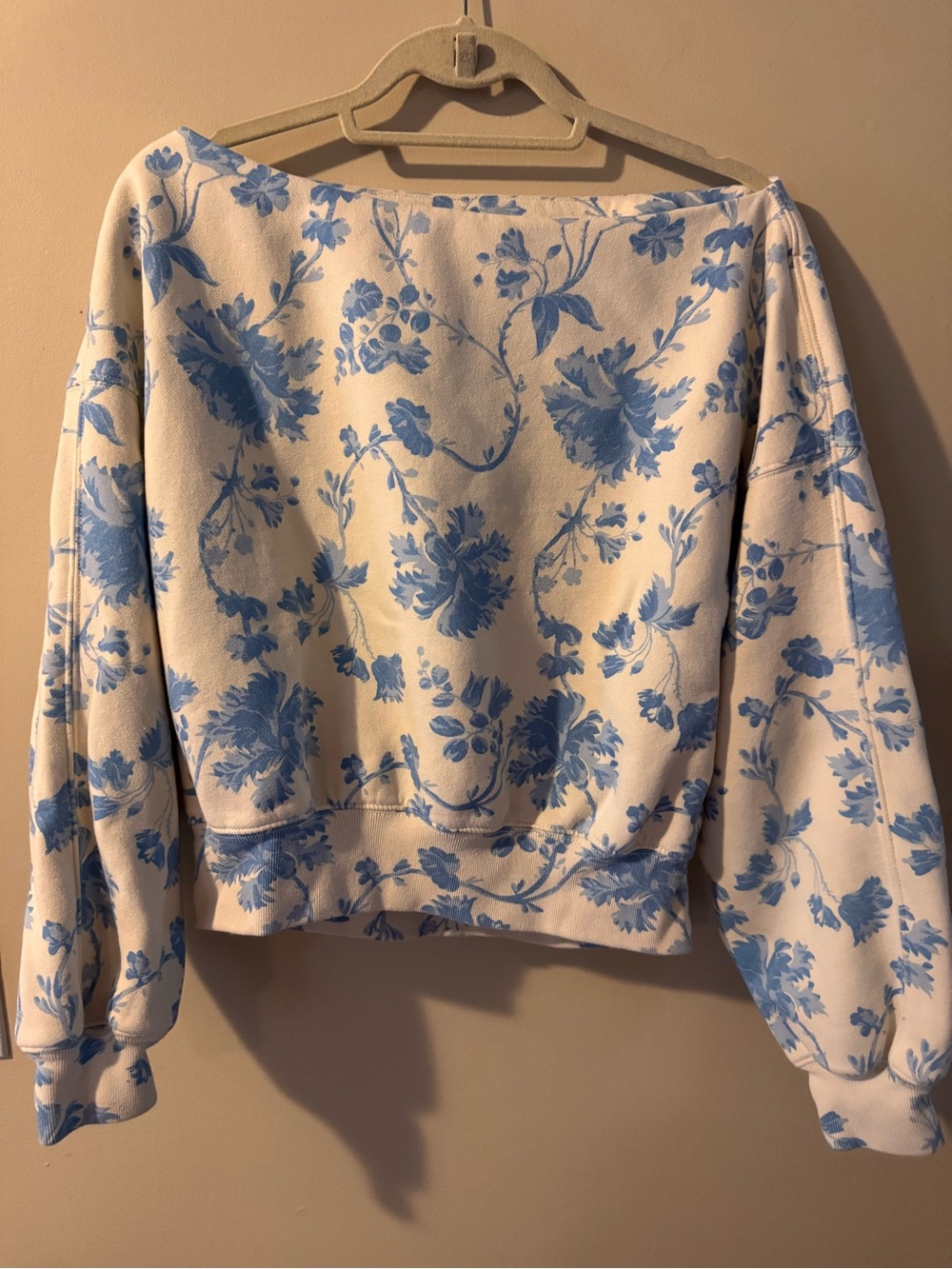 Abercrombie Sunday Slash Cream Top with Blue Floral Print - size medium - Picture 3 of 8